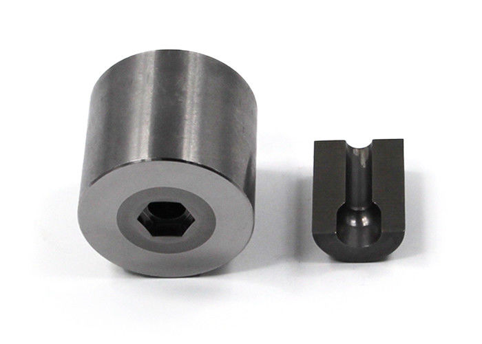 Καρβίδιο του βολφραμίνου Ψυχρό επικεφαλής πεθαίνει Ανθεκτικό σε υψηλές θερμοκρασίες για τα μέρη του άξονα σύνδεσης μετάλλου που σχηματίζουν αντικαταστάσιμες τμηματικές ενότητες Χαμηλό κόστος συντήρησης Ανθεκτικό σε επιπτώσεις φθοράς